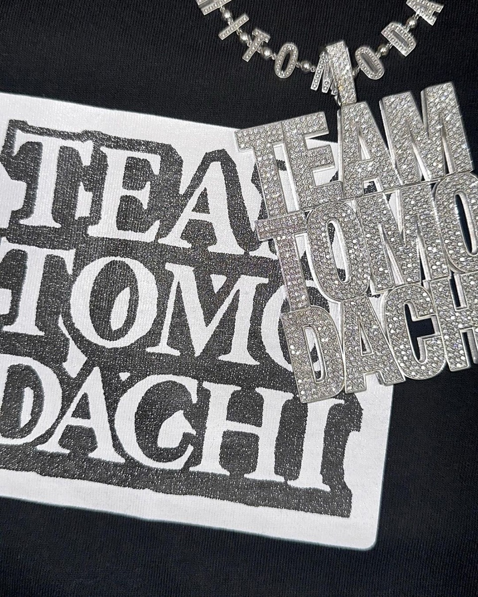 チーム友達 × BlackEyePatch コラボアイテムが国内6月1日に発売 | UP