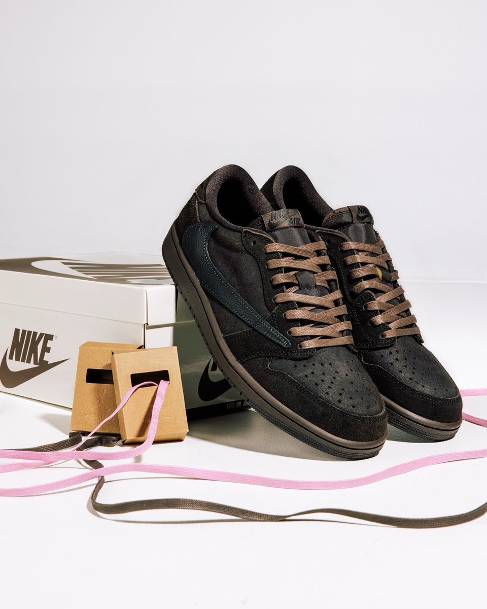 Travis Scott x Nike Air Jordan 1 Low OG SP “Velvet Brown”が国内12