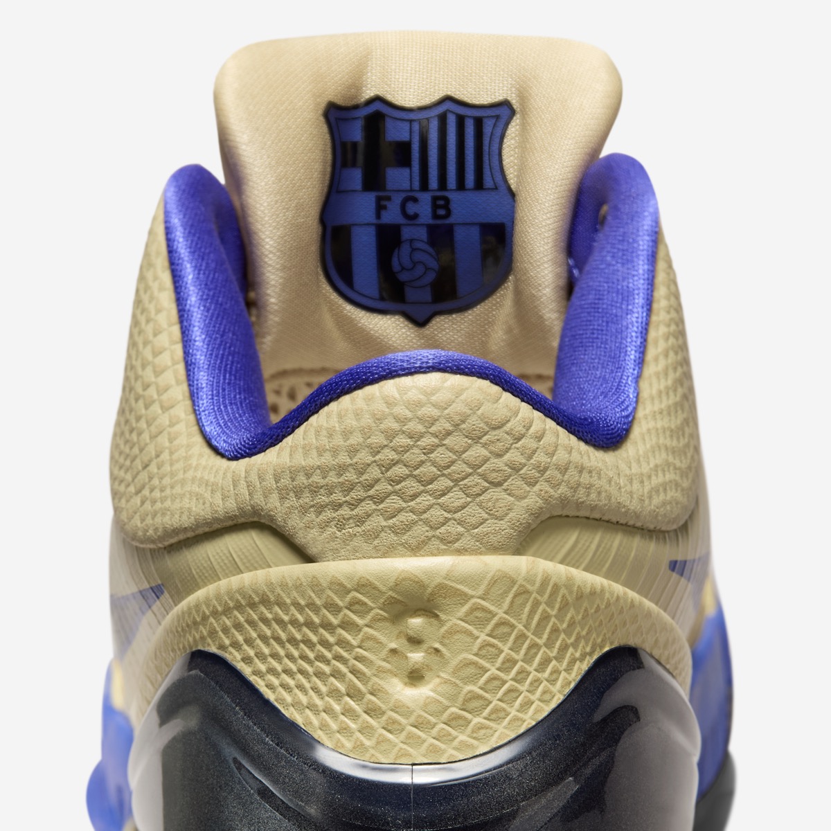 FC Barcelona x Nike Kobe 4 Protroが7月31日より発売予定 ［IM2532