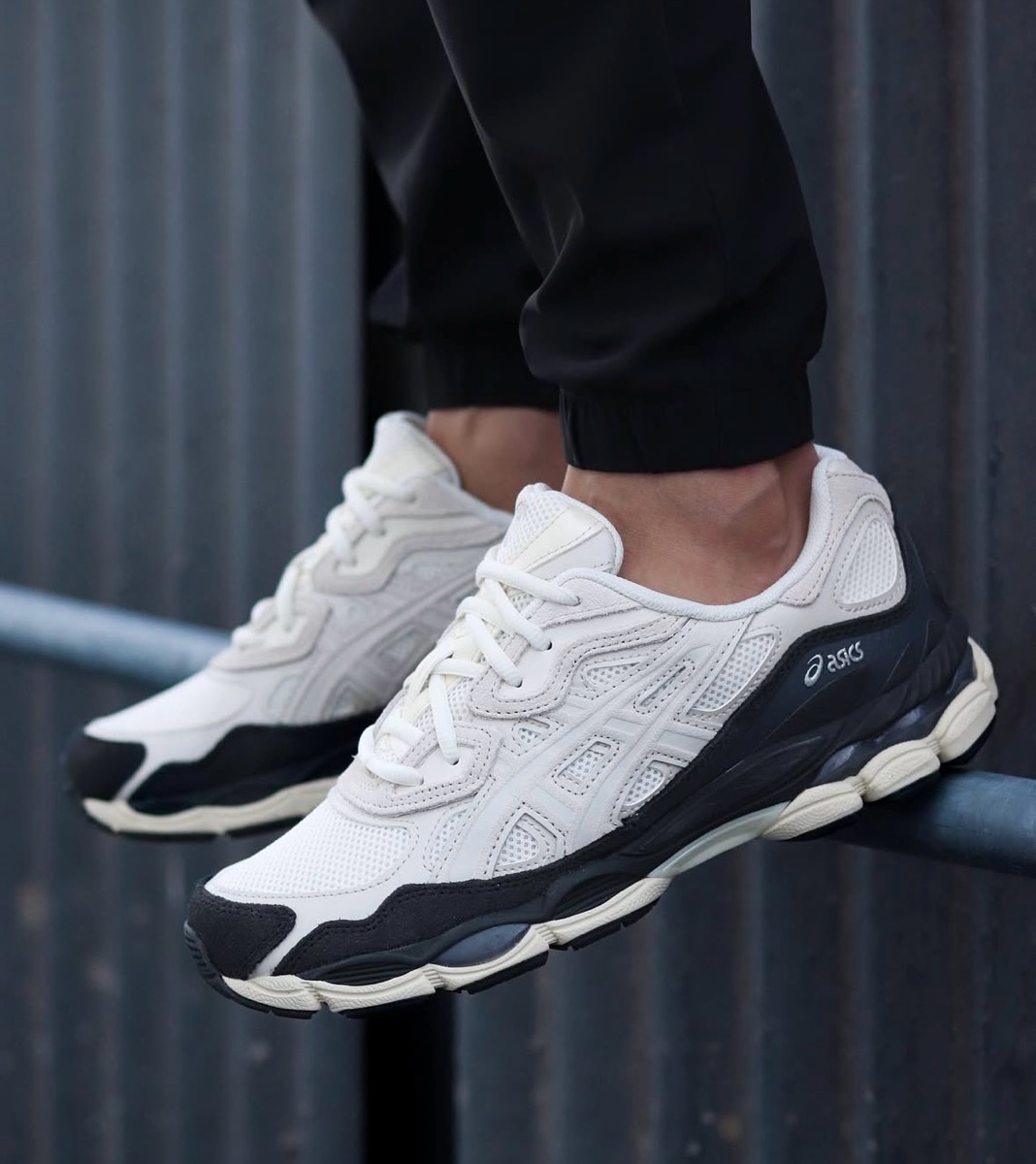 ASICS GEL-NYC “White/Smoke Grey”が国内8月7日より発売［1203A383.111