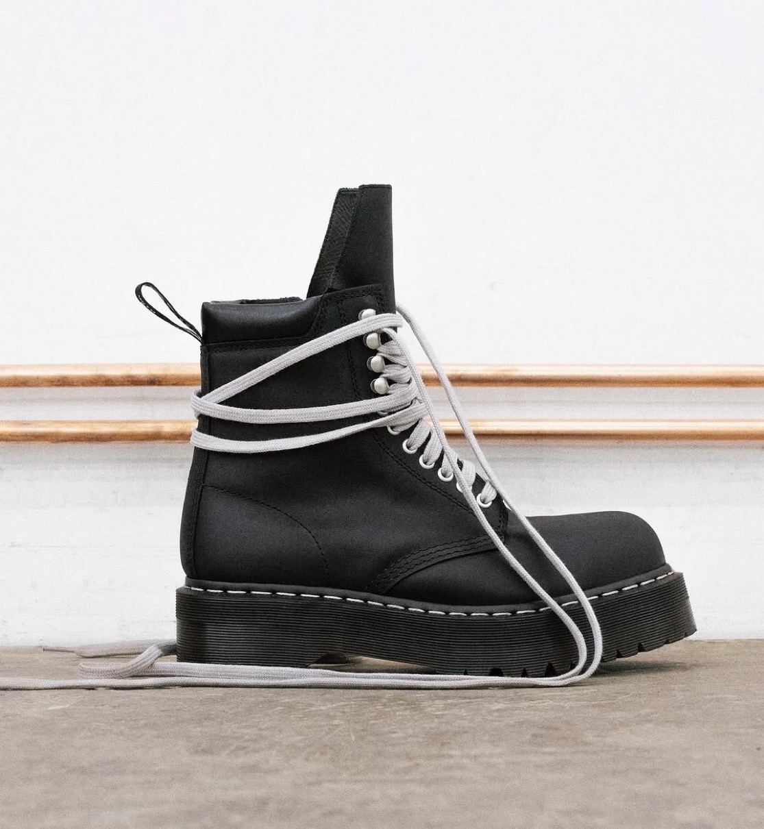 Dr.Martens x Rick Owens 25FW コラボブーツが国内10月16日／10月17日