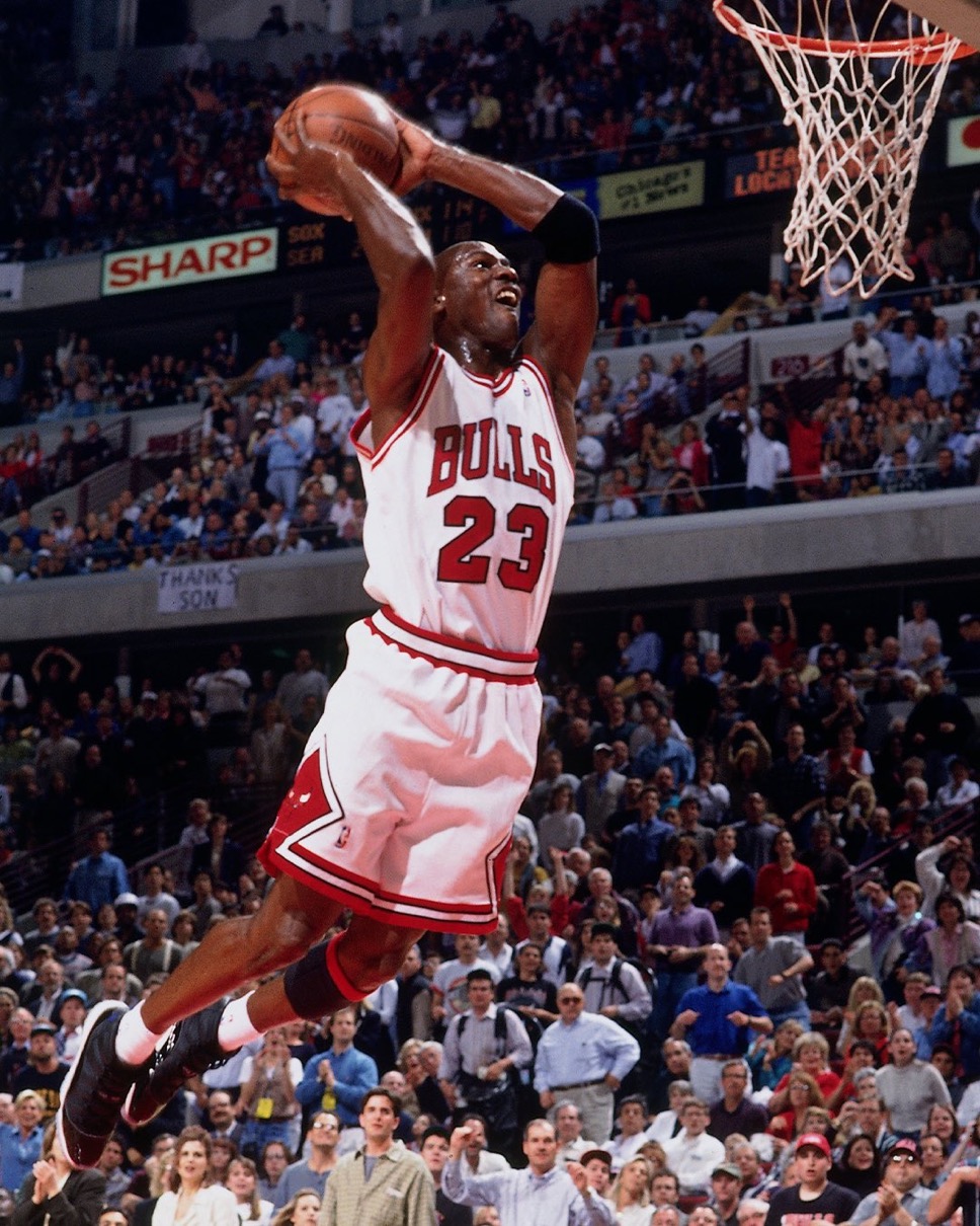 Nike Air Jordan 11 Retro “Space Jam”が映画公開30周年記念で12月12日