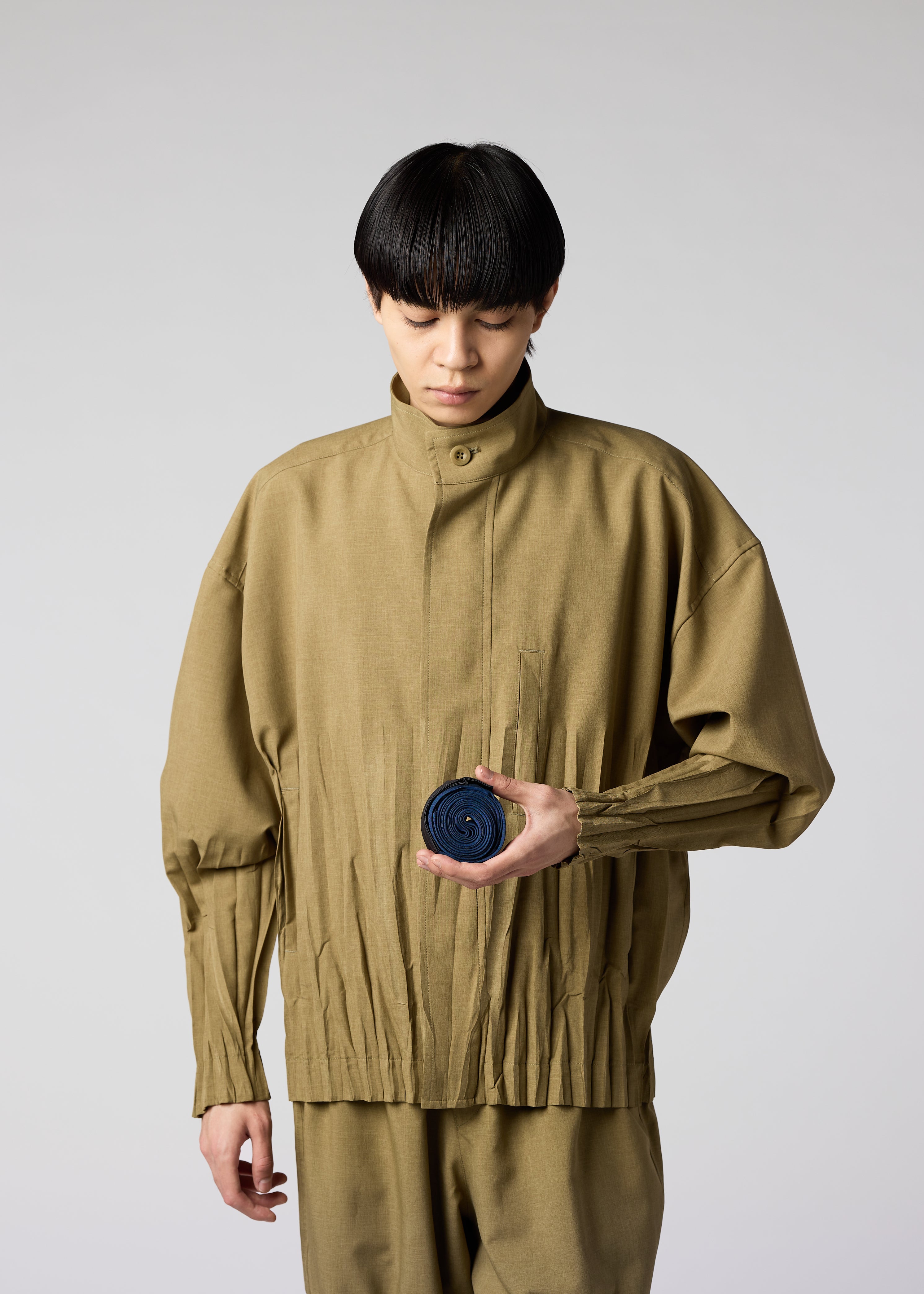 GURU GURU – ISSEY MIYAKE ONLINE STORE
