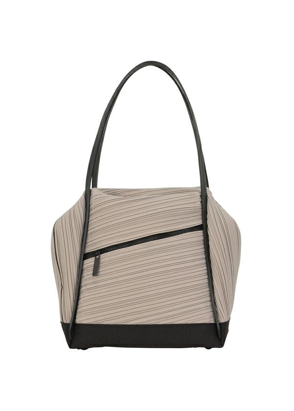 BIAS PLEATS BAG – ISSEY MIYAKE ONLINE STORE
