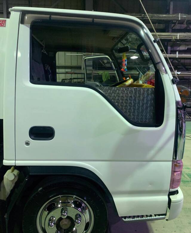 ドアウインド用ステンレス板 NEW/PM/07エルフ ローキャブ用 鏡面／ウロコ