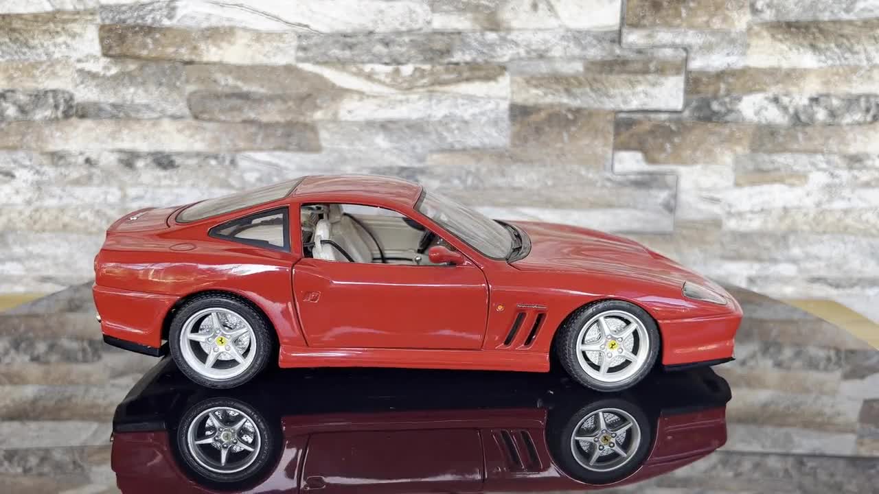 Ferrari 550 Maranello 1996 | Vintage Model Car | 1/18 Scale Model