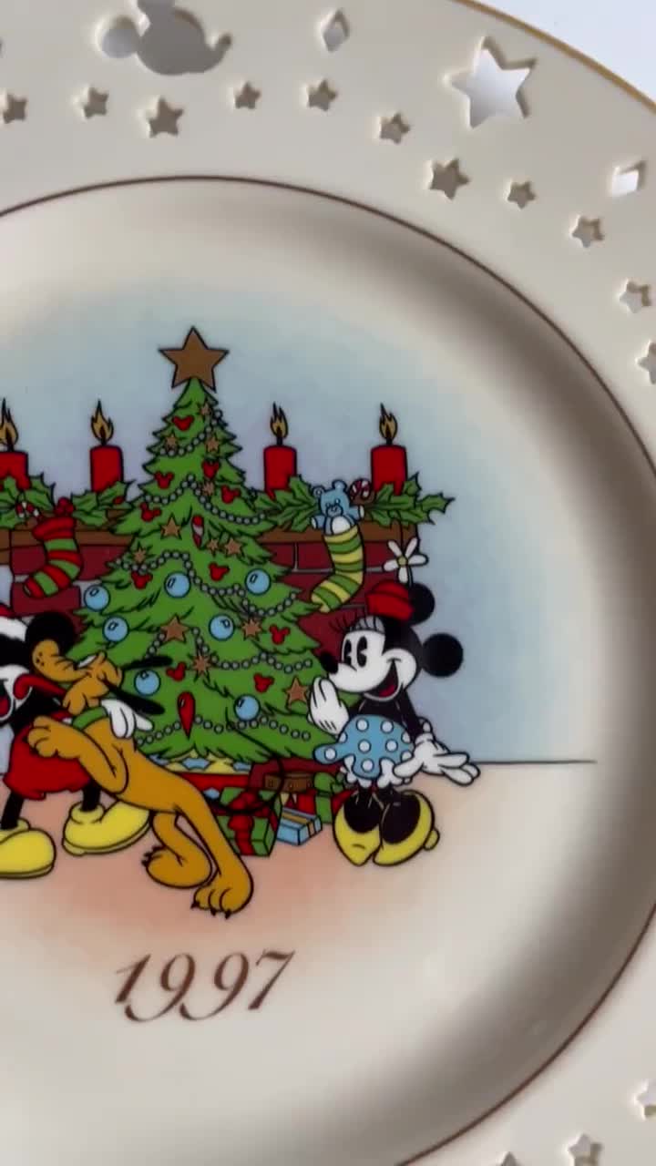 Vintage Lenox Disney Collectible Plate, 1997, Mickey & Co Trimming