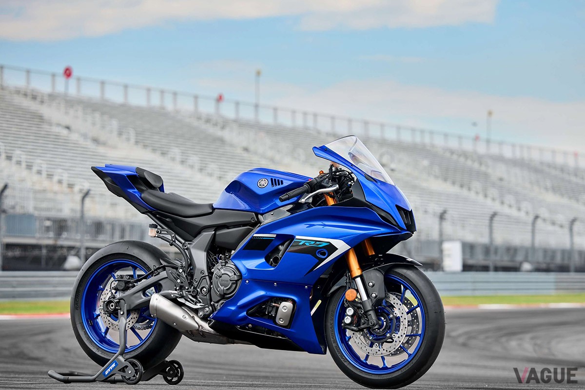 ツーリングもサーキットも楽しめる”スーパースポーツバイク！ ヤマハ