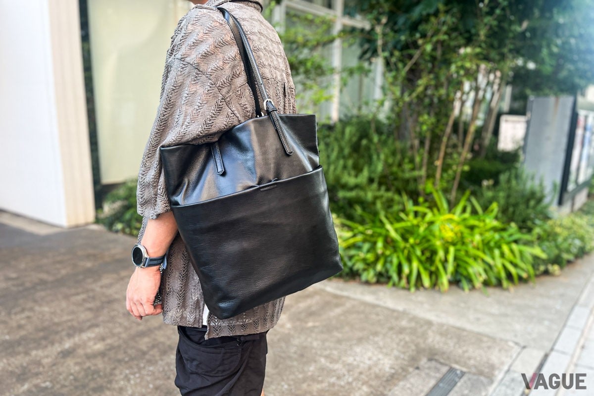 やっぱり本皮がいい？ 価格高騰の今、スタイリストが選ぶ「万能トート