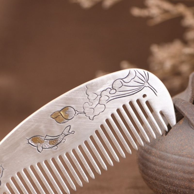 蓮と鯉の純銀櫛 – 日本の美意識と伝統を象徴した髪飾りK101