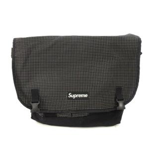 ボックスロゴ メッセンジャーバッグ ショルダーバッグ フラップ 留め具