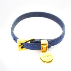サフィアーノレザー ブレスレット ロゴ チャーム 紺 ネイビー 1IB030