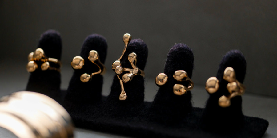 Monica Castiglioni（モニカ・カスティリオーニ）オフィシャル通販