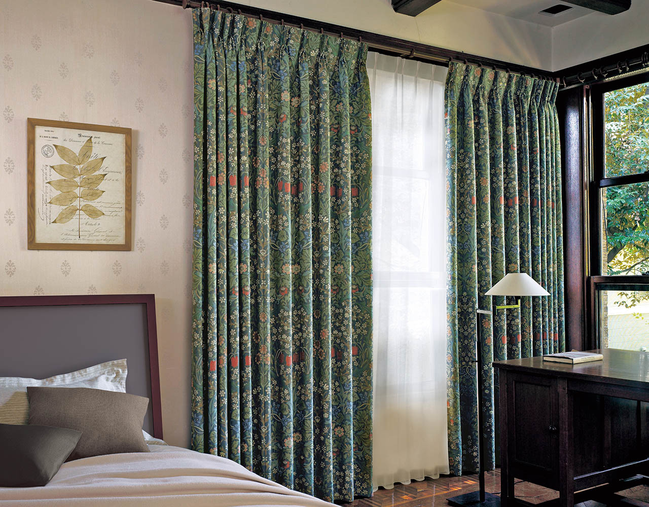 ウィリアムモリス『いちご泥棒』カーテン4社比較｜マナ・川島織物