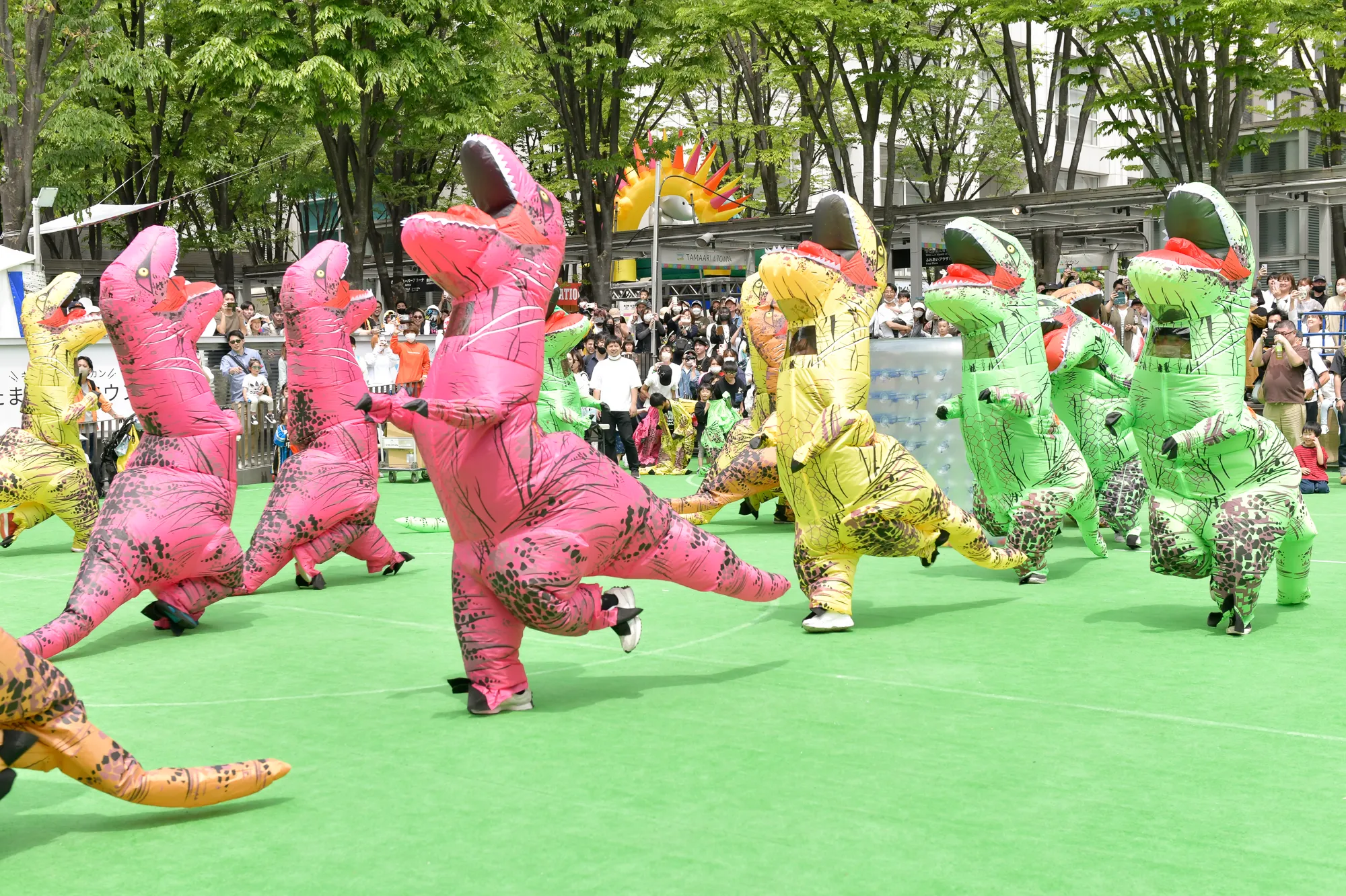 ティラノサウルスレース in ビバラ｜VIVA LA GARDEN 2025