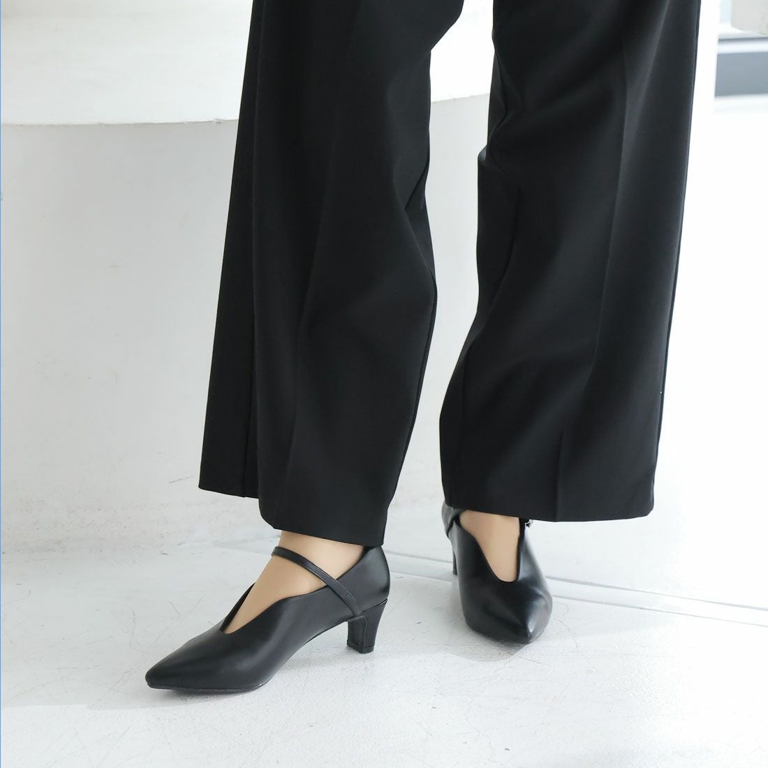 履き心地やみつき感激】ポインテッドトゥスリットストラップ5cm