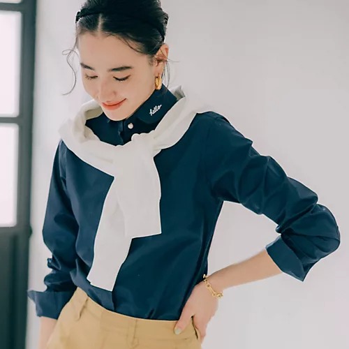 MADISONBLUEのパールボタン付き丸襟シャツ【STANDARD BOOK 2023Spring