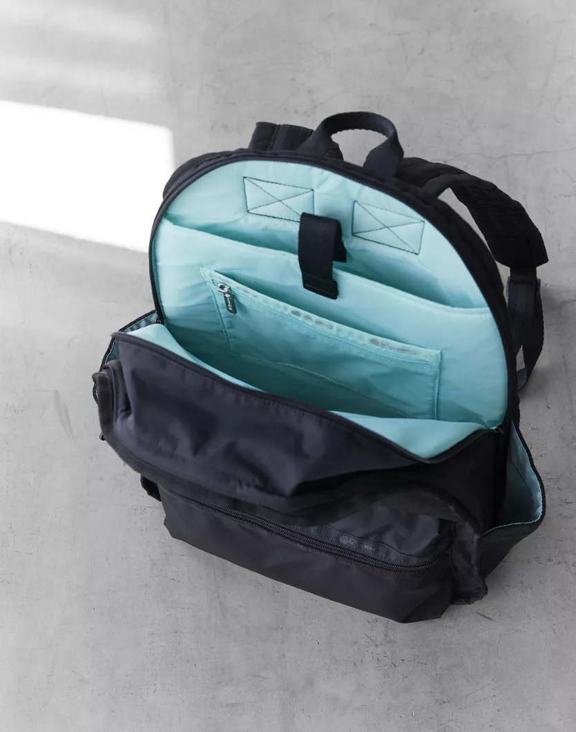 LeSportsac × 集英社 誌面連動コラボバッグ＆ポーチが完成 | LEE