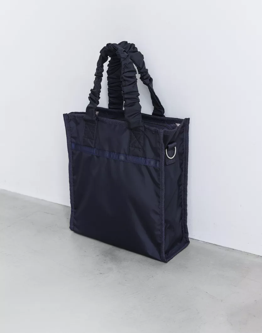 LeSportsac × 集英社 誌面連動コラボバッグ＆ポーチが完成 | LEE