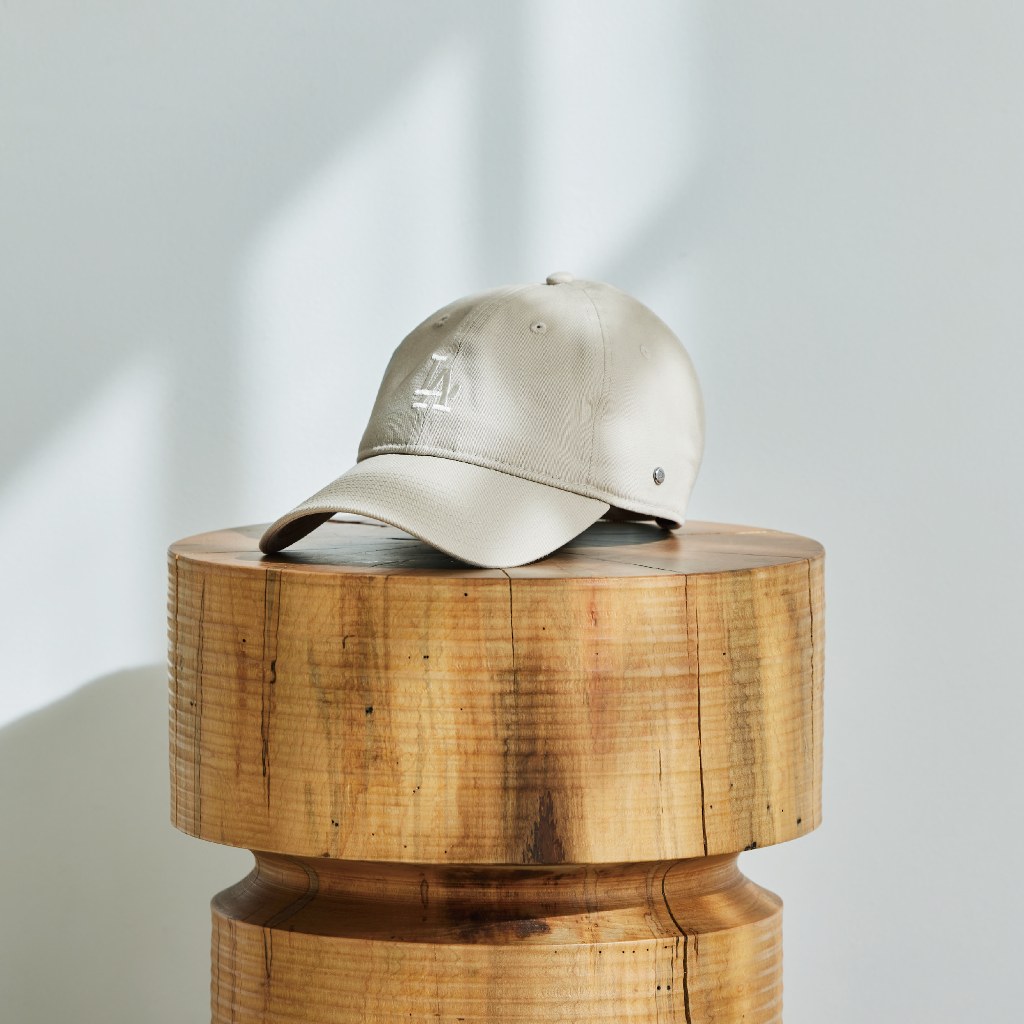 no.26 NEW ERA×suadeoのキャップ【NEW STANDARD BOOK】 | HAPPY PLUS VOICE