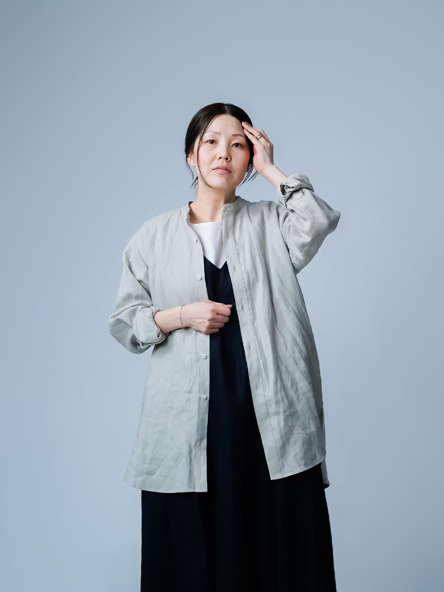 リネンシャツ】首のラインに沿う美しい！ バンドカラー ロングシャツ