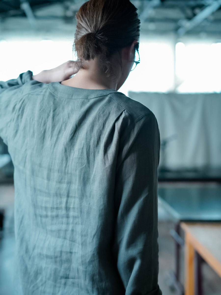 リネントップス】快適さ無制限 スリーピングシャツ ／ 鈍色 t030c-nib1