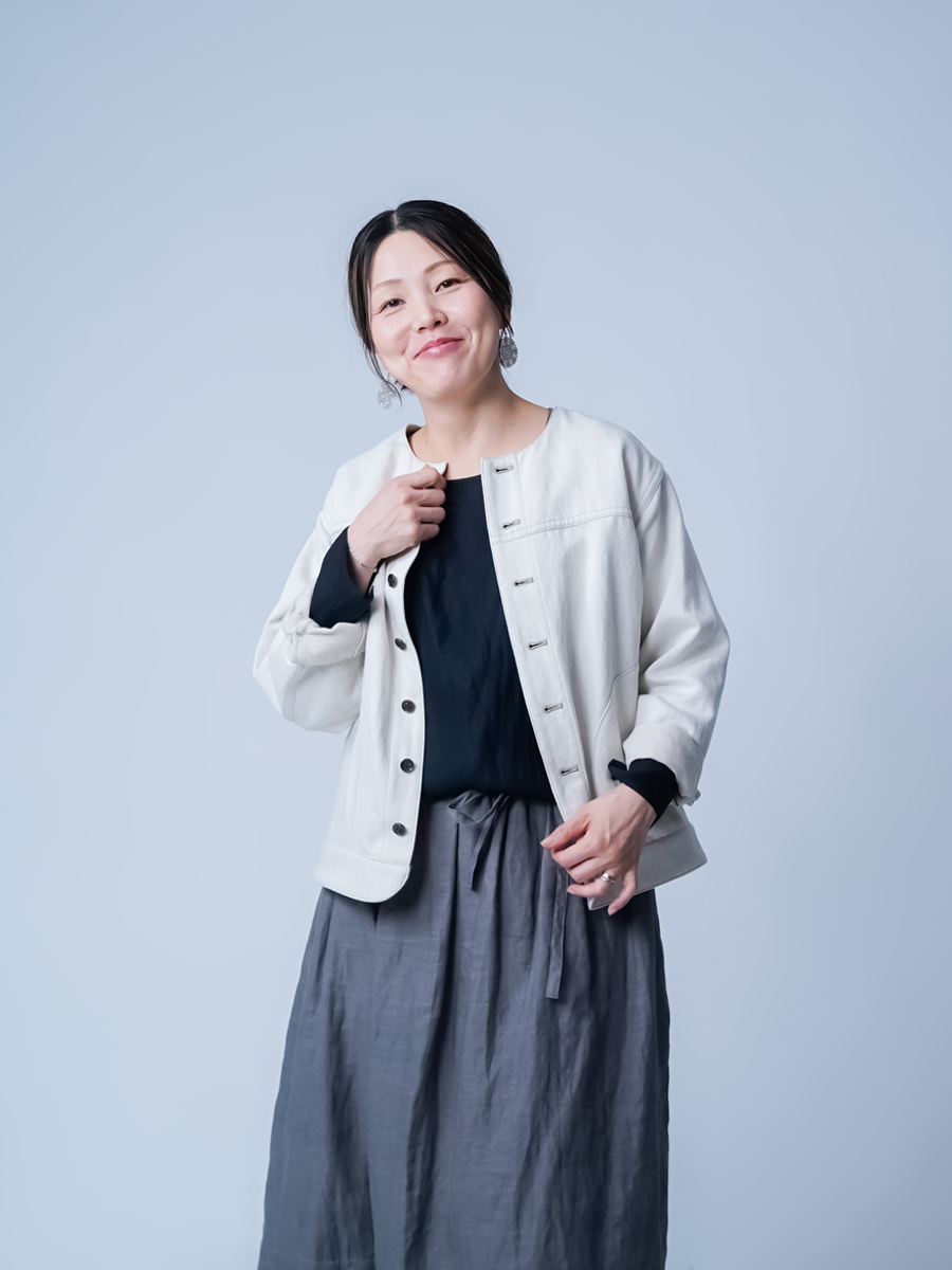 プレミアム】リネントップス 丸首 トップス 薄地 ／ ランプブラック