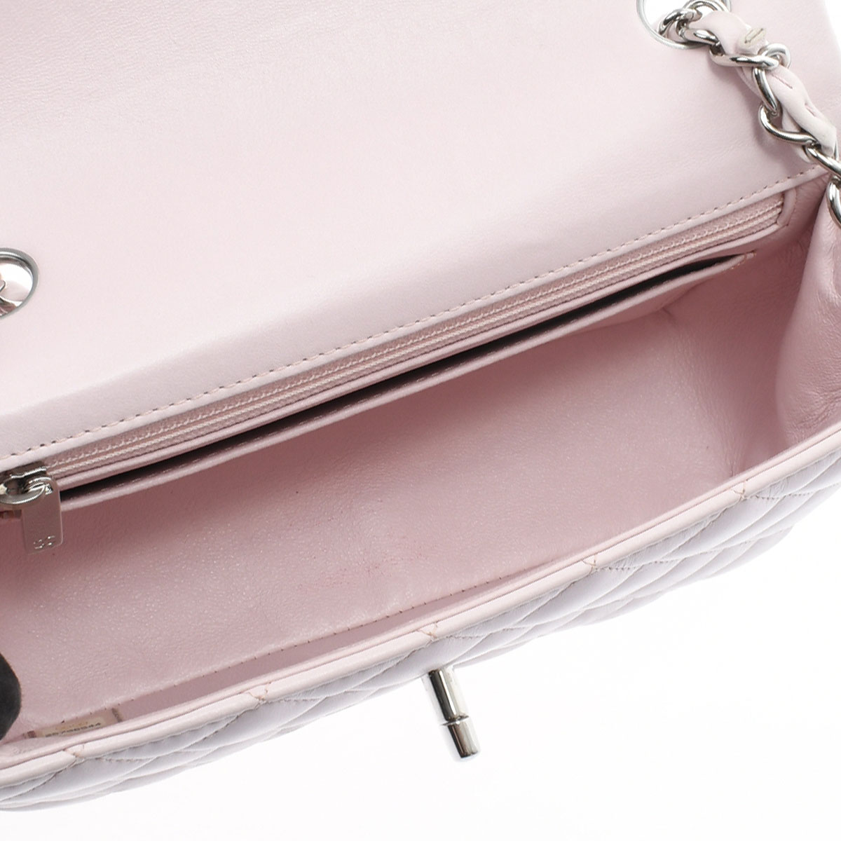マトラッセ ミニフラップバッグ 20 ライトピンク/シルバー金具 A69900