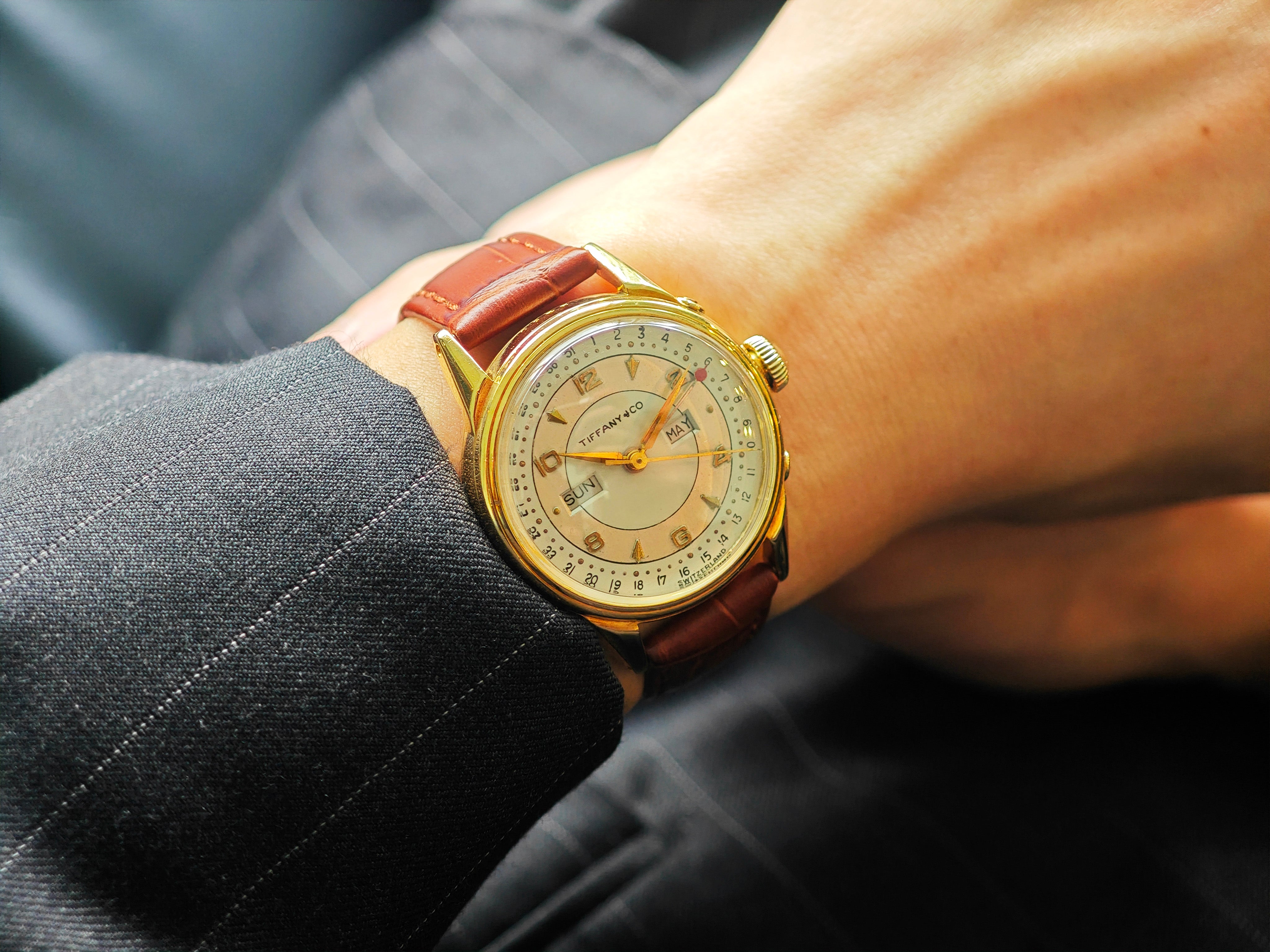 Tiffany&Co by MOVADO ポインターデイト トリプルカレンダー 18K無垢