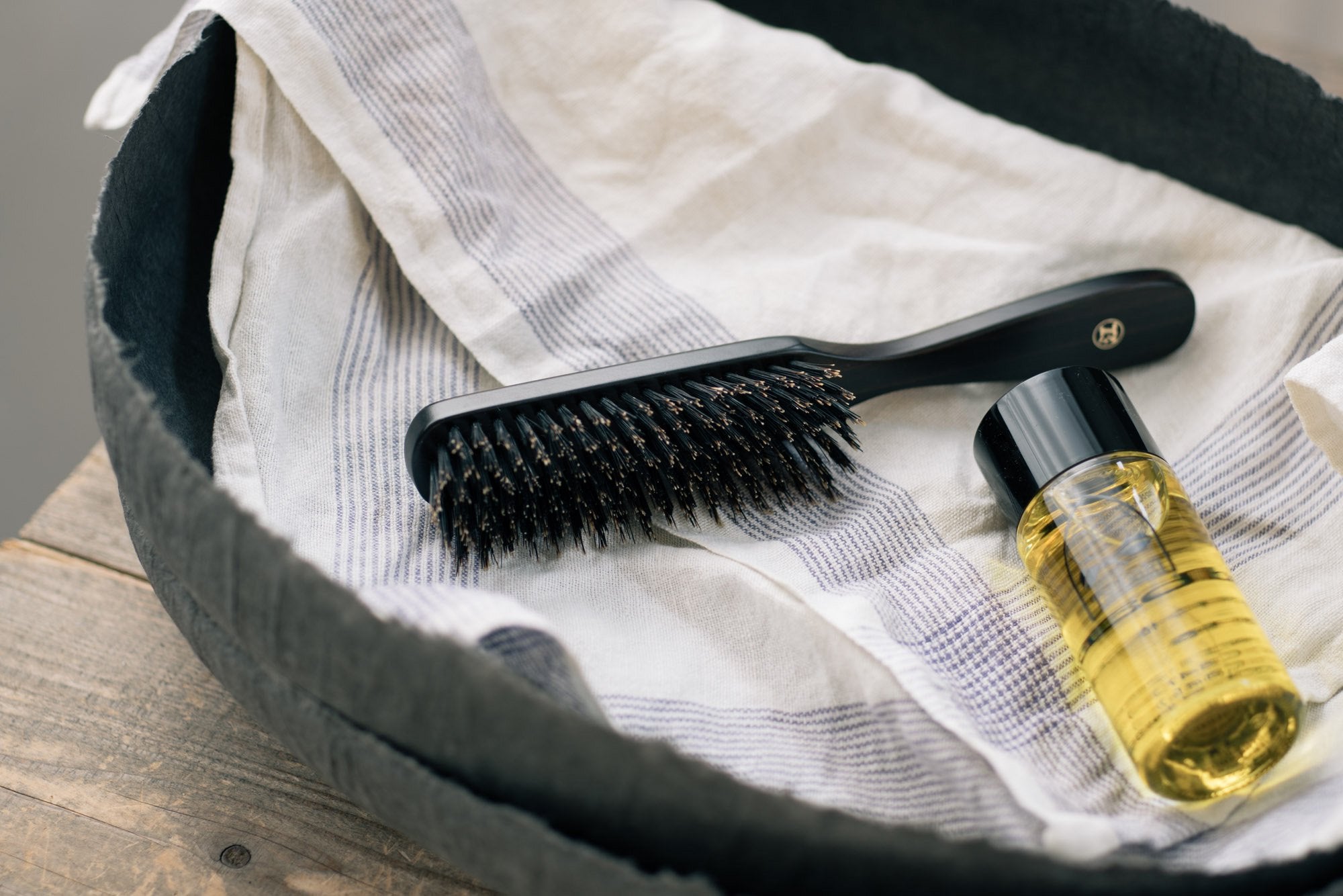 ヘアーブラシ 江戸屋 -パンと日用品の店 わざわざオンラインストア