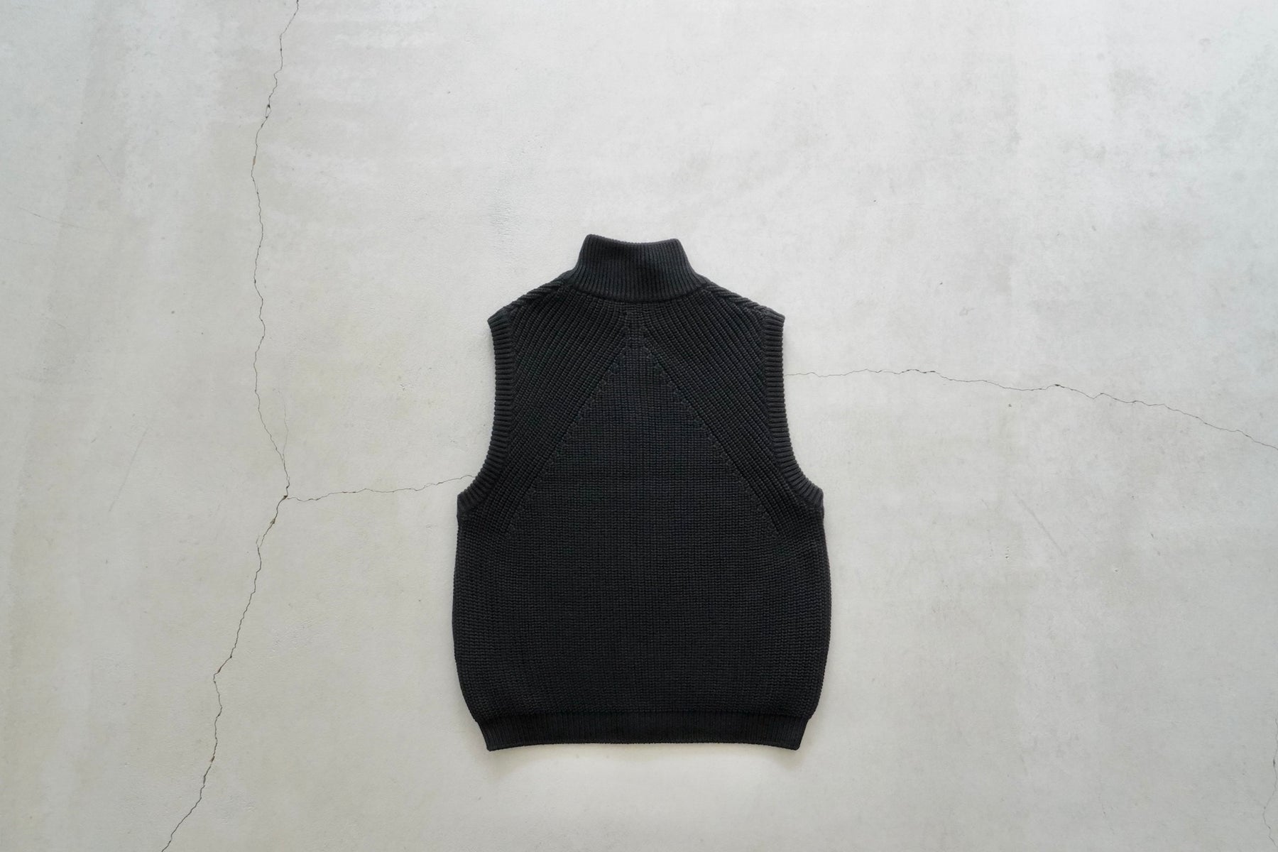 BATONER (MENS)/ SIGNATURE DRIVERS VEST – web-inter