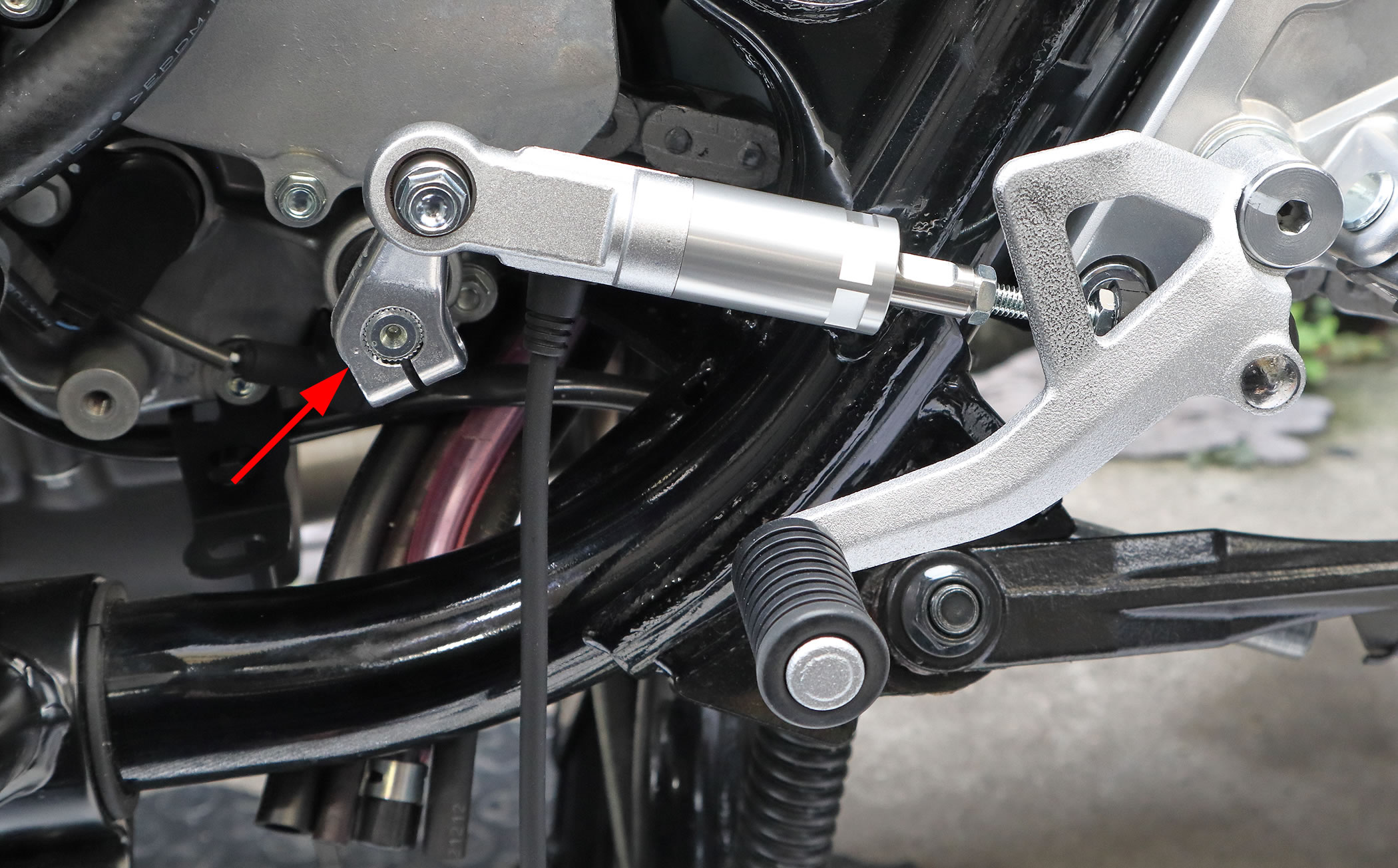 CB1300SF(SC54) クイックシフター3