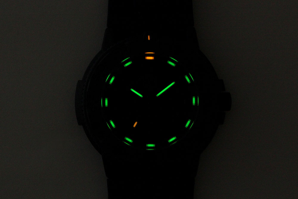 ビームス別注で、ミルスペック時計「ルミノックス」初のオールネイビー