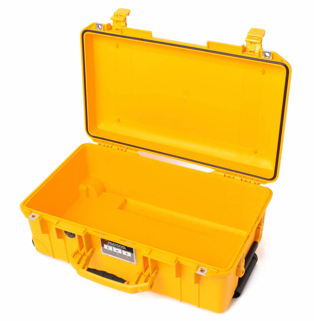 得意のタフ構造と軽量性を両立した、ペリカンのプロ仕様キャリーケース