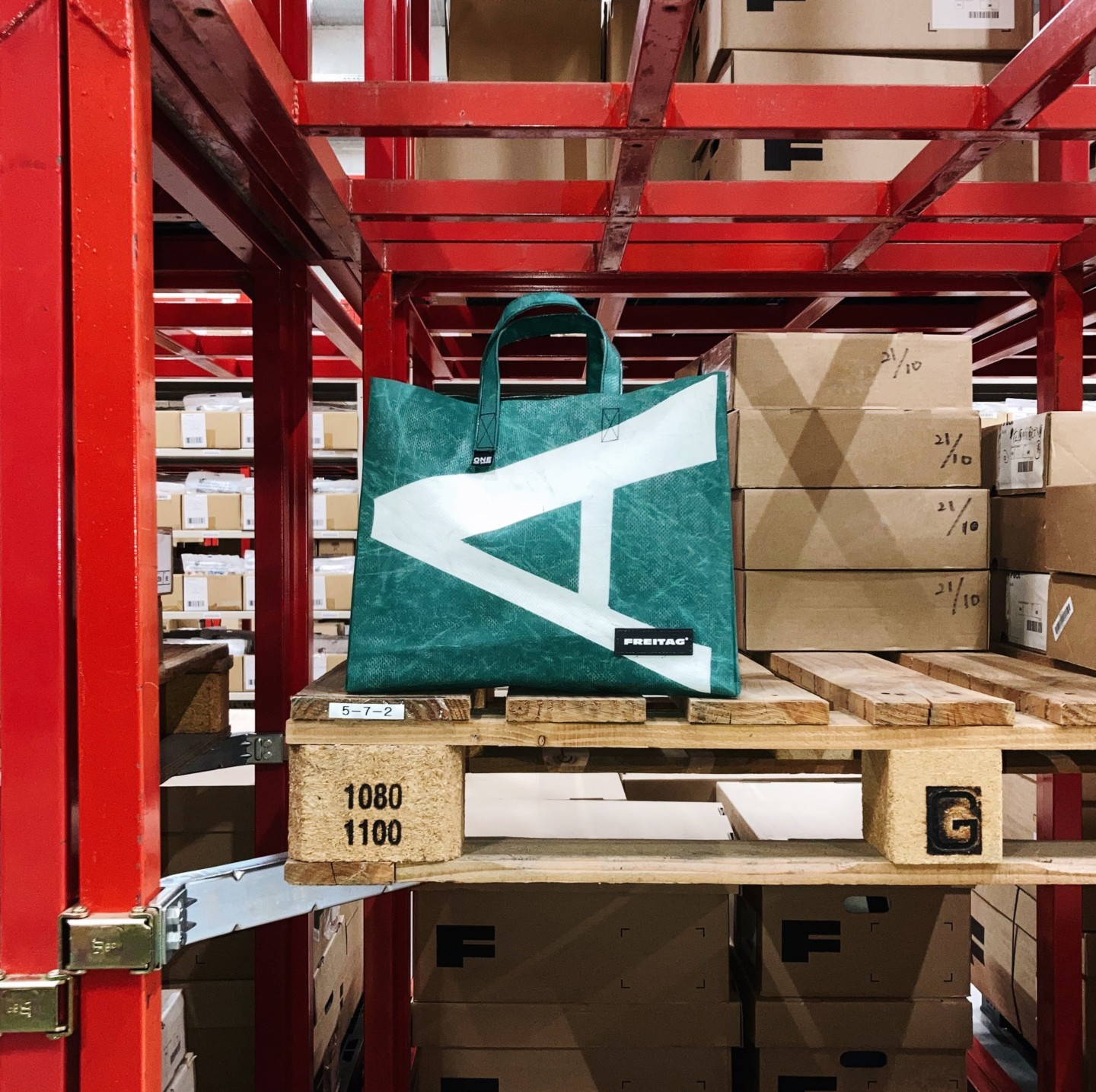 フライターグの日本専用オンラインストアがオープン！ 入手困難なCAKE