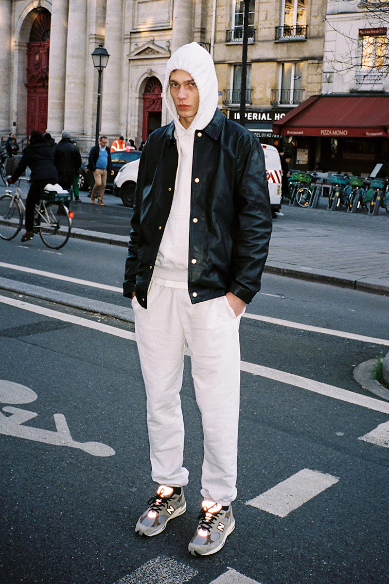 JJJJoundが、ニューバランスの名作スニーカー991を上質素材でアレンジ