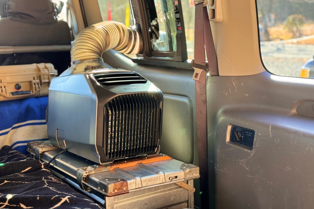 暖房機能も！話題のポータブルエアコンを車中泊で使ってみた。 | GO
