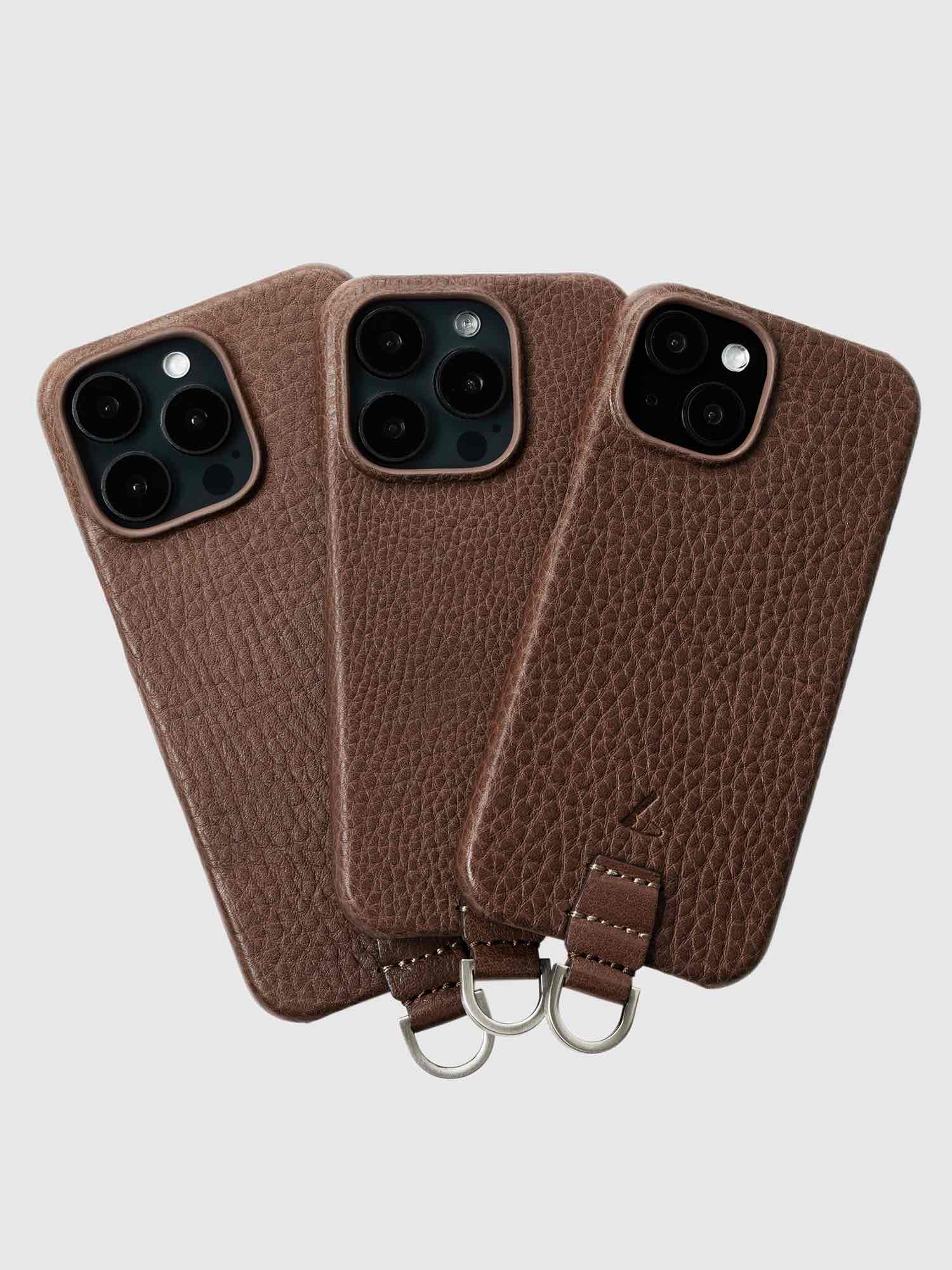 ツチヤカバンの真骨頂。丁寧な手仕事から誕生した革製デジタル