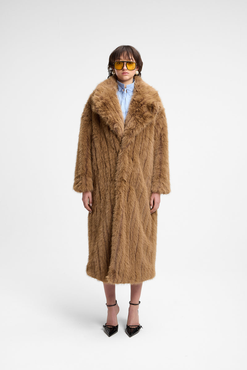 Ecopelliccia lunga – Weili Zheng