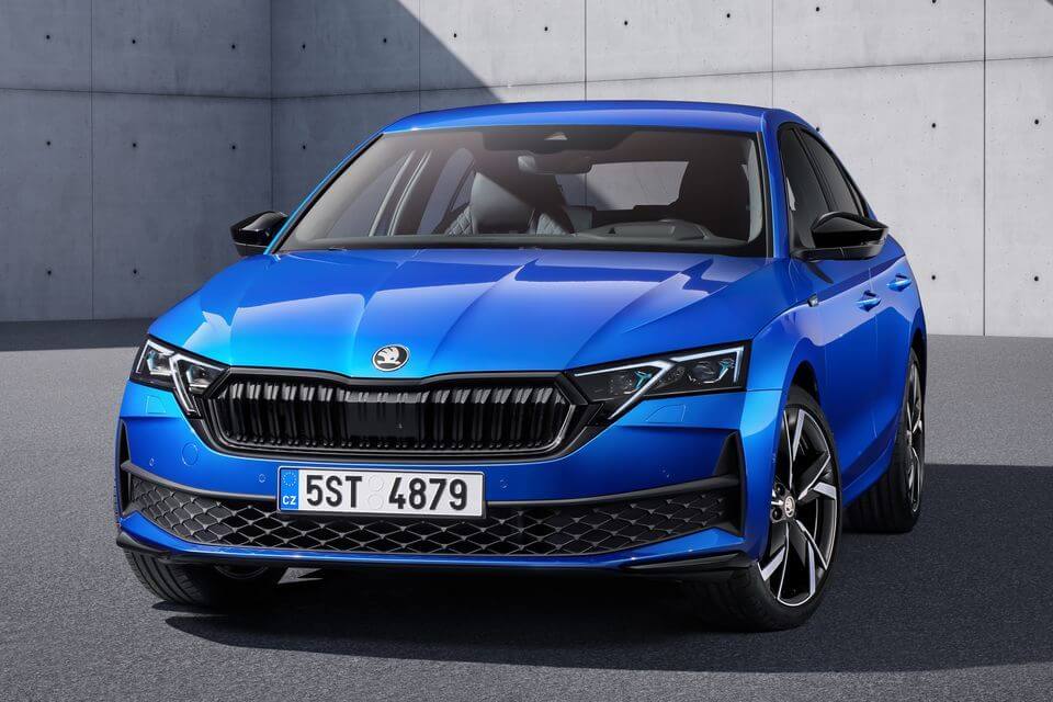 並行輸入 新車｜シュコダ 新型オクタビア（2024-）に乗る。日本未導入