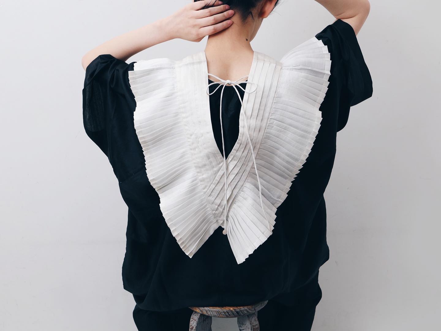 BUNON Khadi Silk Tuck Ruffle Collar