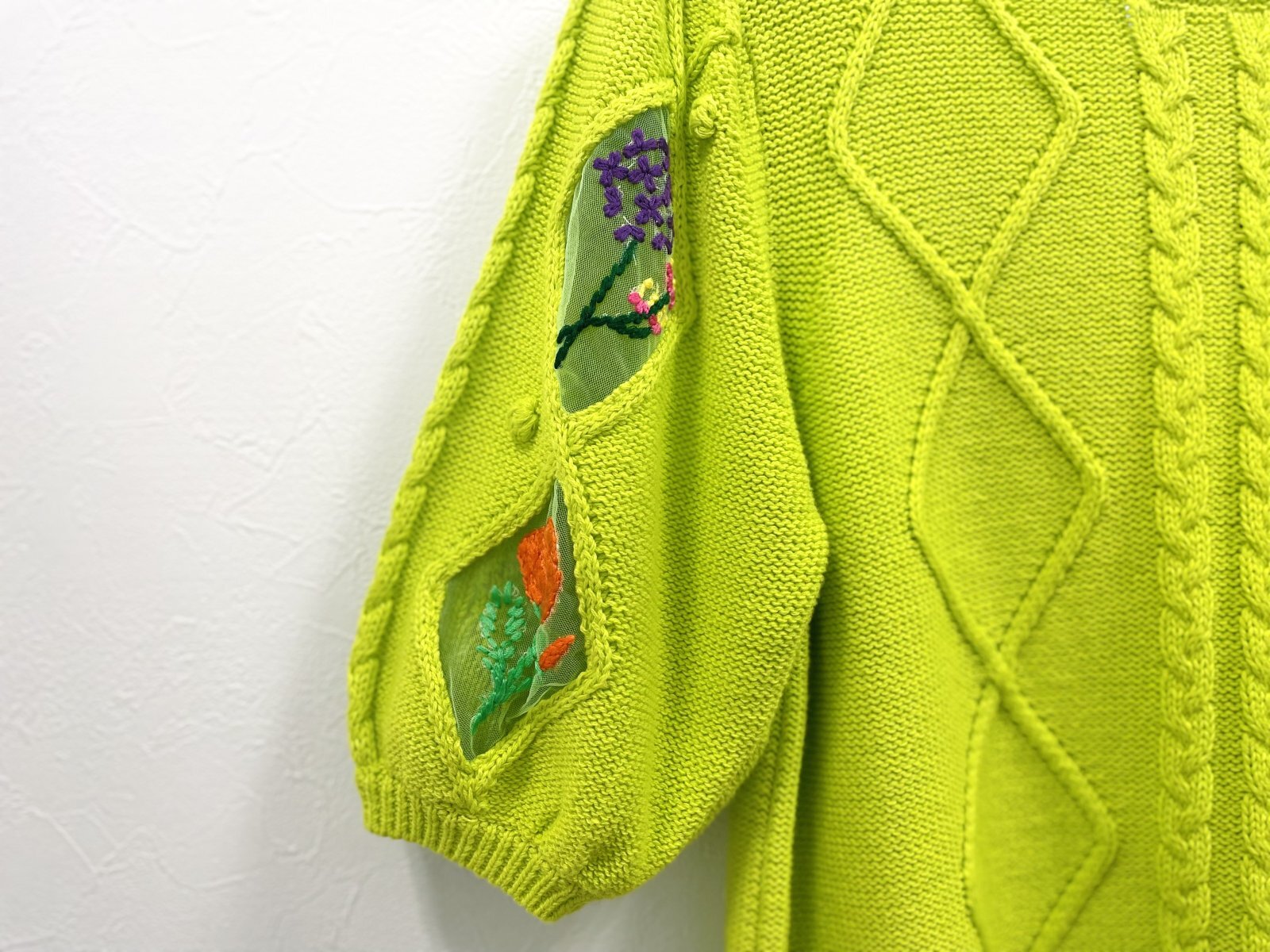 MUVEIL ミュベール フラワー刺繍プルオーバー