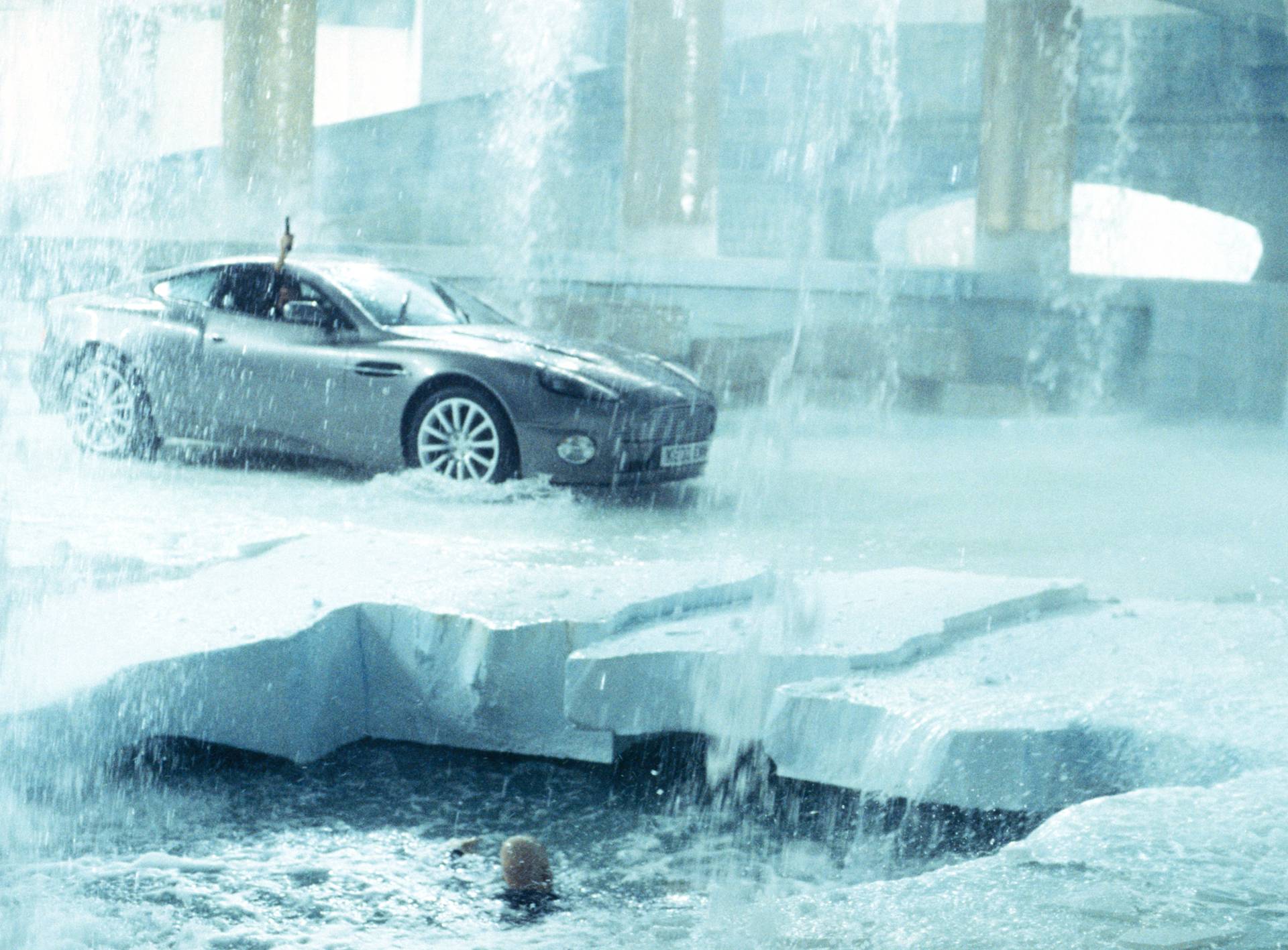 Aston Martin V12 Vanquish | James Bond 007