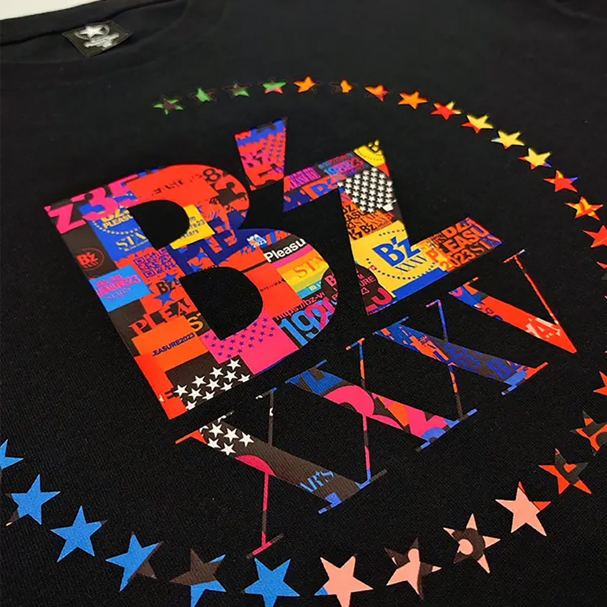 B'z 35周年STARSツアーTシャツのロゴに隠れたQRから飛べるページとは