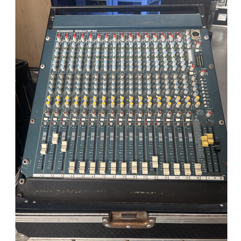 Allen & Heath MixWizard WZ3 16:2 – Buy now from 10Kused