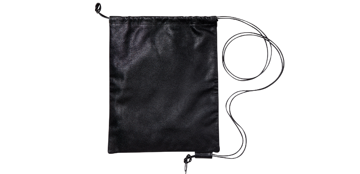 02 おなかにぴったり沿う安心感。 | ケサ ショルダーバッグ