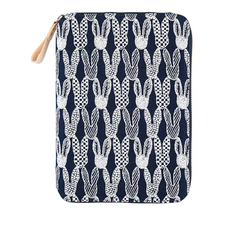 ミナ ペルホネン / pomppia（navy） ［カズンサイズ（A5）］ - 手帳