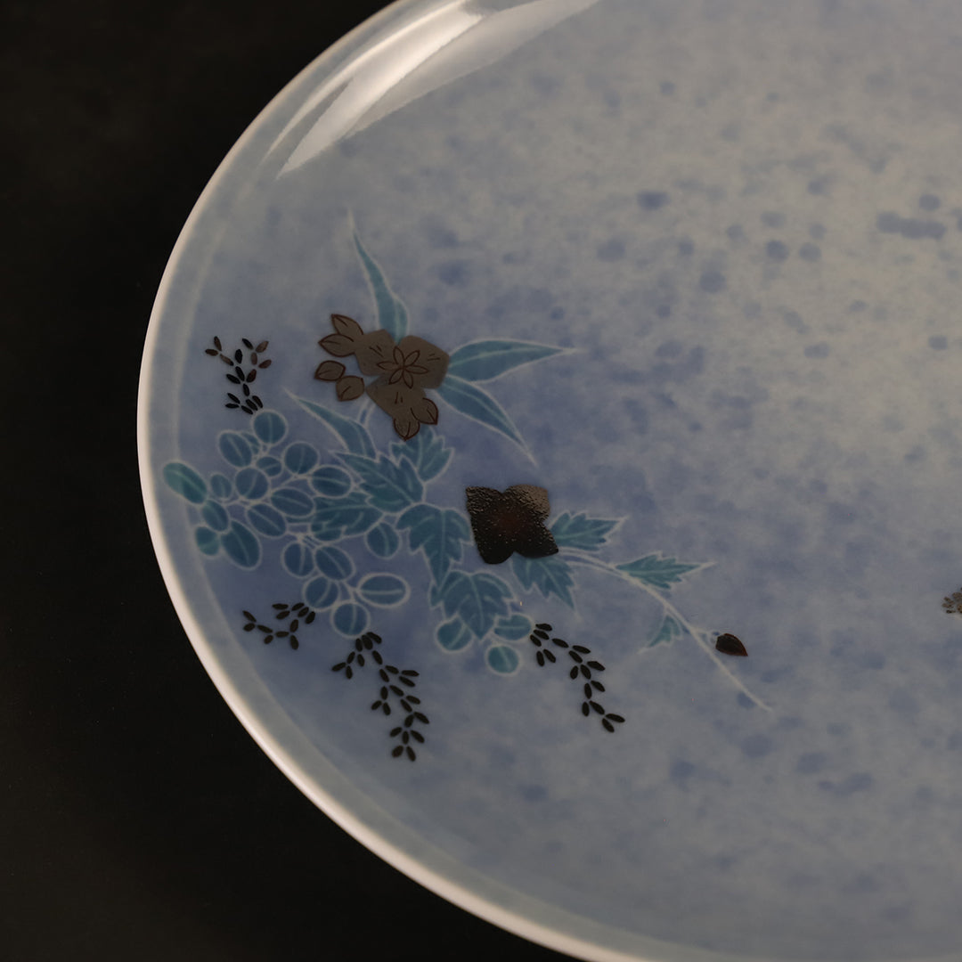 十四代今泉今右衛門 作 色絵吹墨墨はじき草花文皿 – ギャラリー一番館