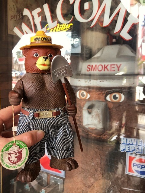 70s Vintage Dakin Smokey The Bear Figure (B835) - 2000toys Antique