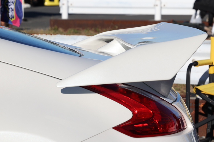 満力ウイング】 Z34/370Z専用品（ロゴ有り） 商品詳細 広島県東広島市